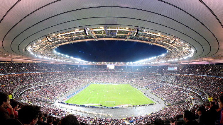 经典引力！库里跑位搅乱火箭防线&卢尼空切扣篮乌度卡很不满暂停